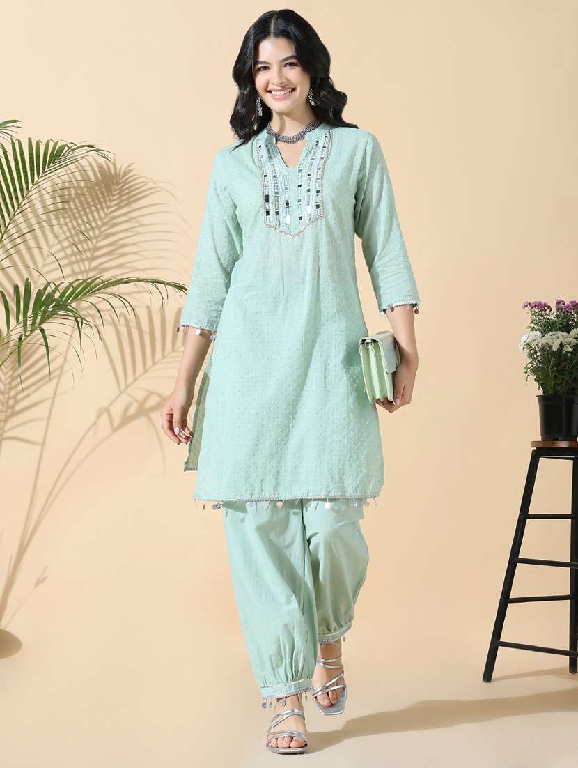 women self design three quarter sleeve kurta salwar set