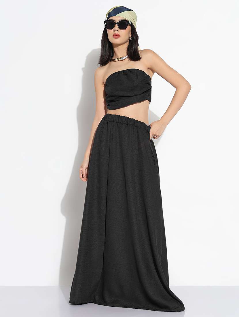 women solid tube top and skirt co-ord set 