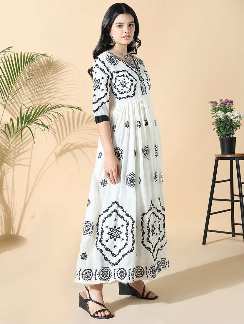 women white three quarter sleeve anarkali kurta - 21843119 -  Standard Image - 2