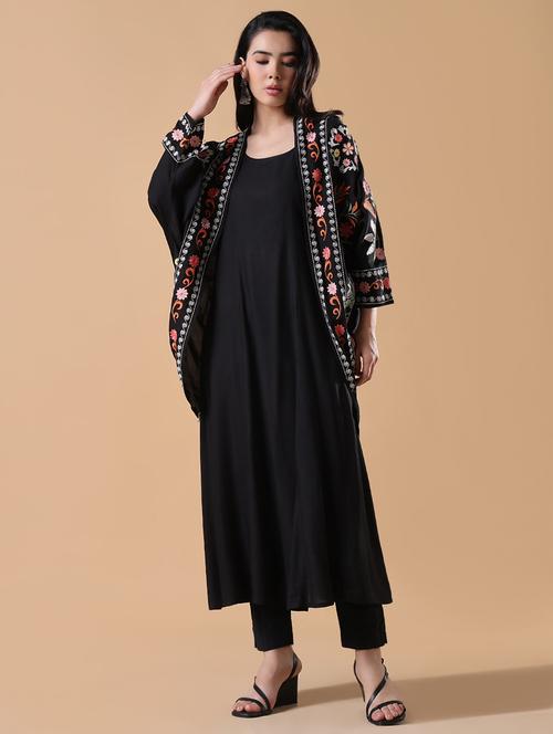 women black sleeveless kurta with jacket - 21843132 - Standard Image - 0