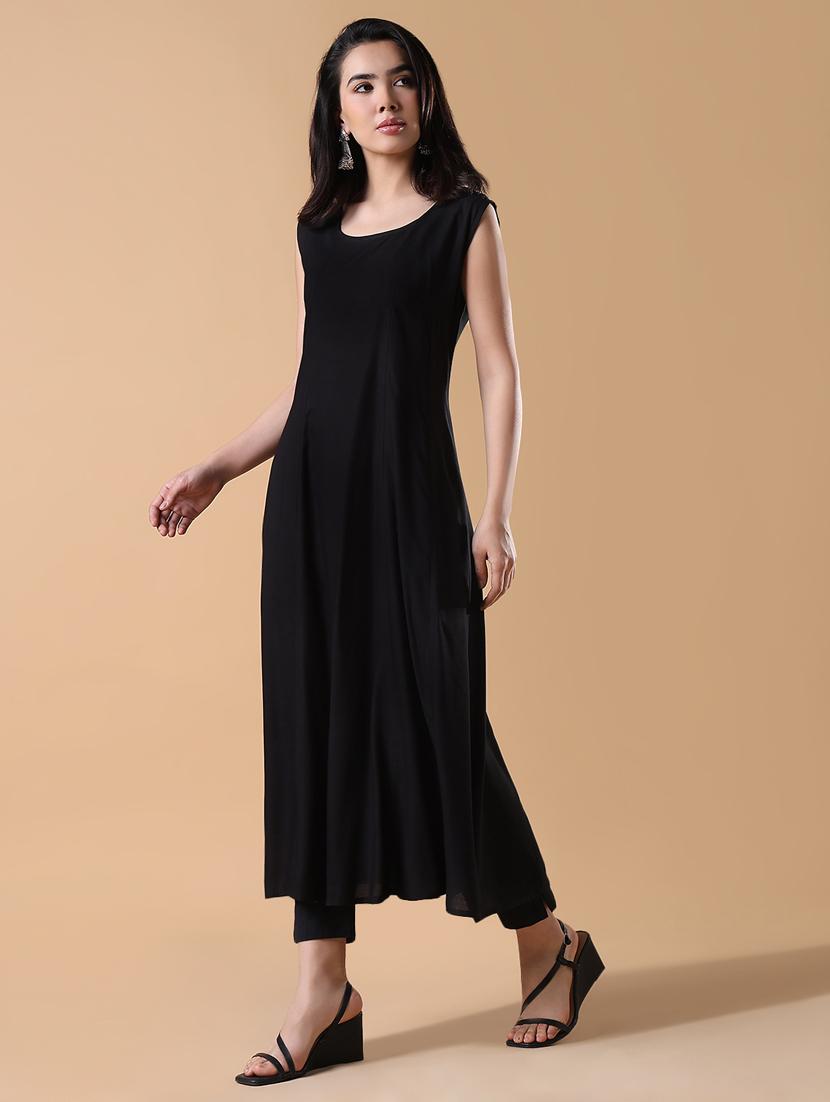 women black sleeveless kurta with jacket - 21843132 - Standard Image - 2