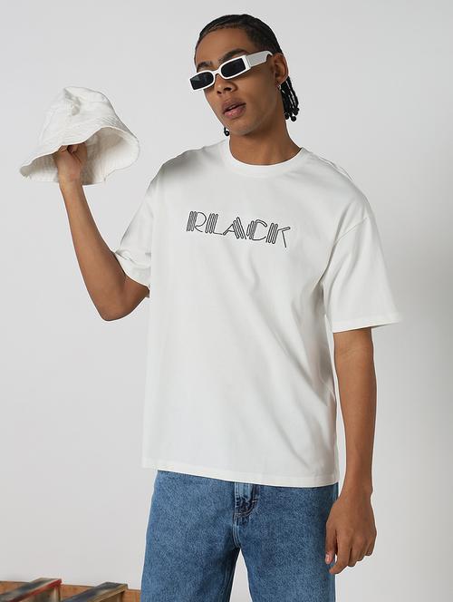 men chest print round neck regular fit t-shirt - 21843269 - Standard Image - 0