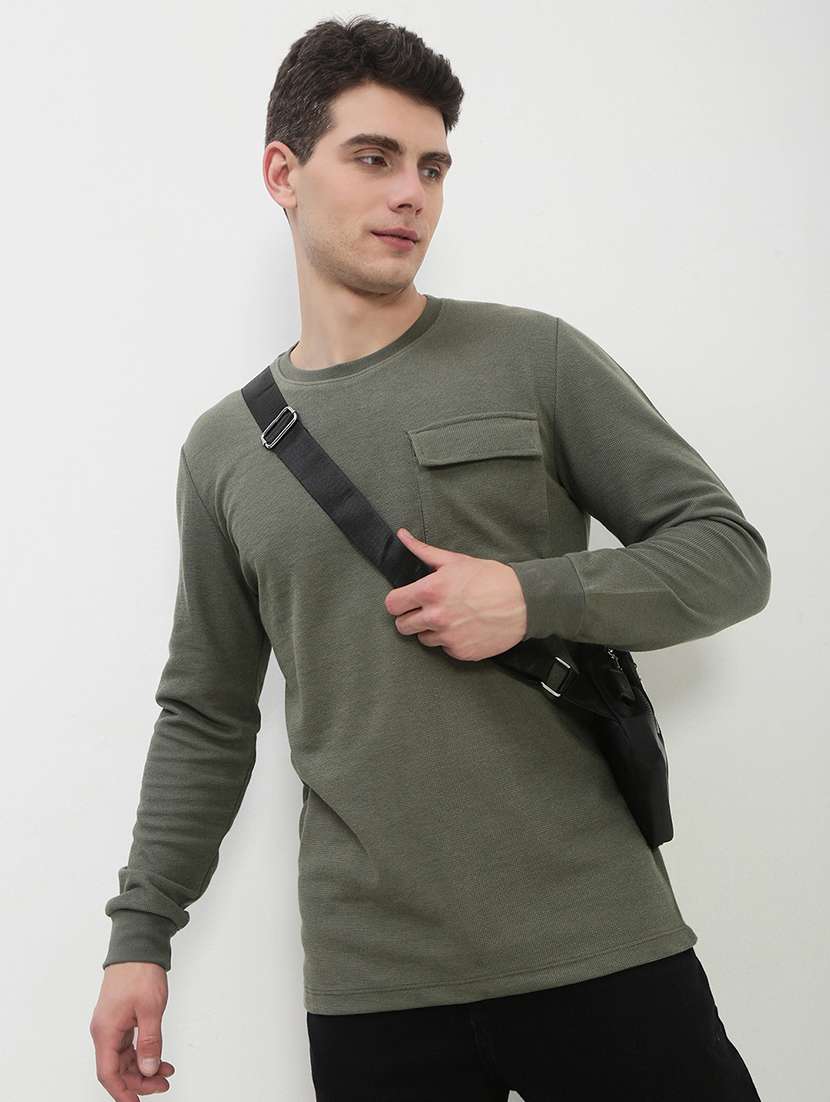men olive long sleeve solid slim fit t-shirt