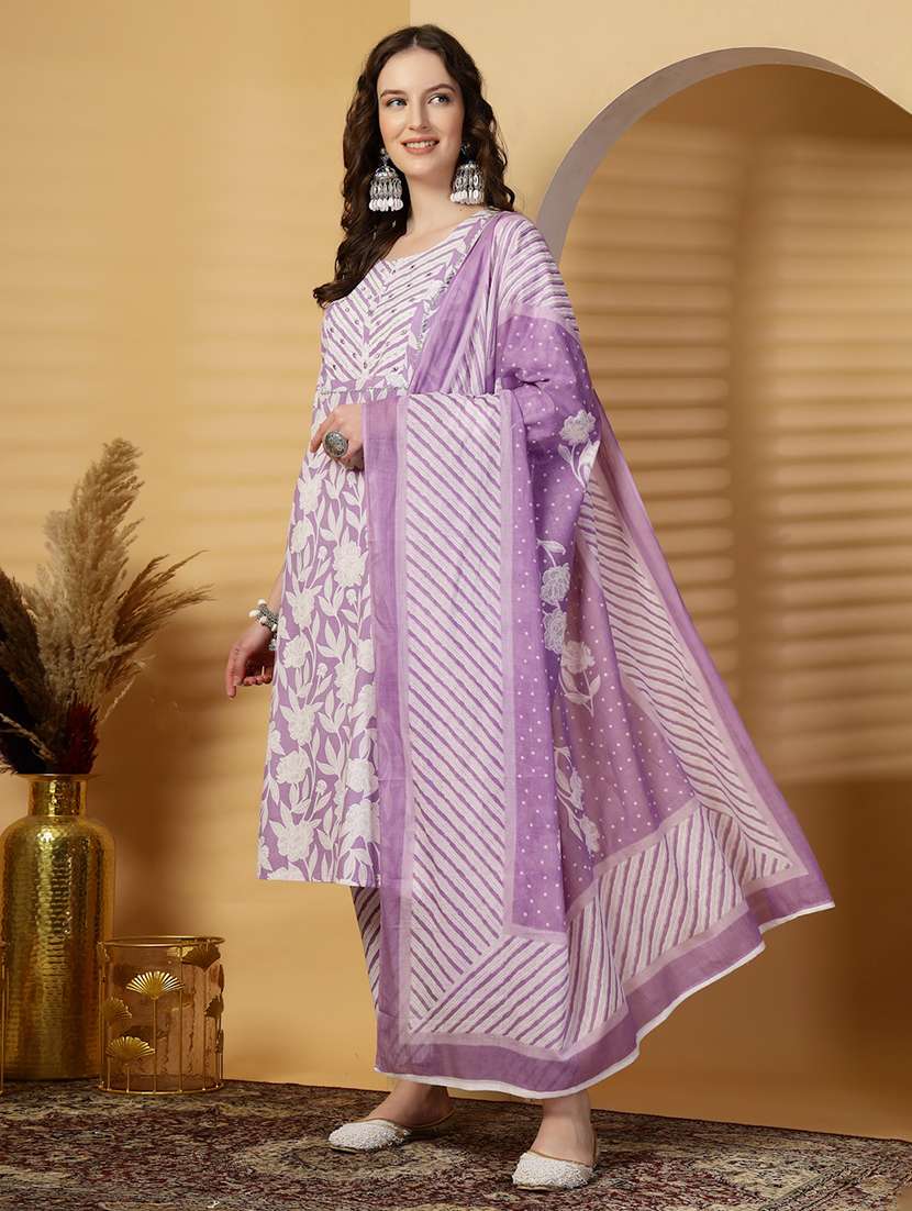 women three quarter sleeve kurta pant with dupatta set - 21844931 -  Standard Image - 2