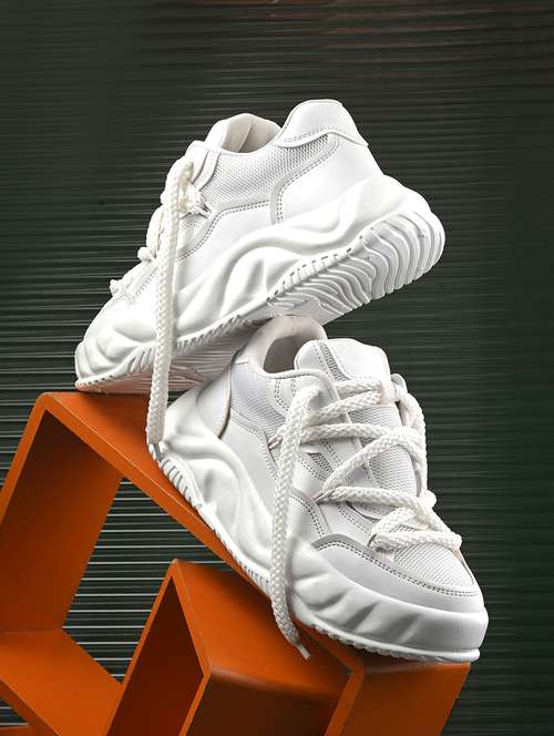 women white lace up sneaker
