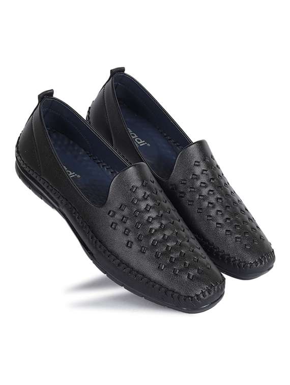 men black slip on juti
