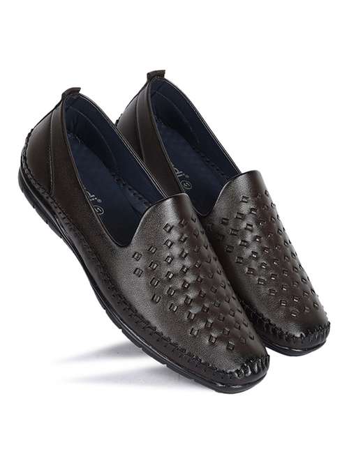men brown slip on juti