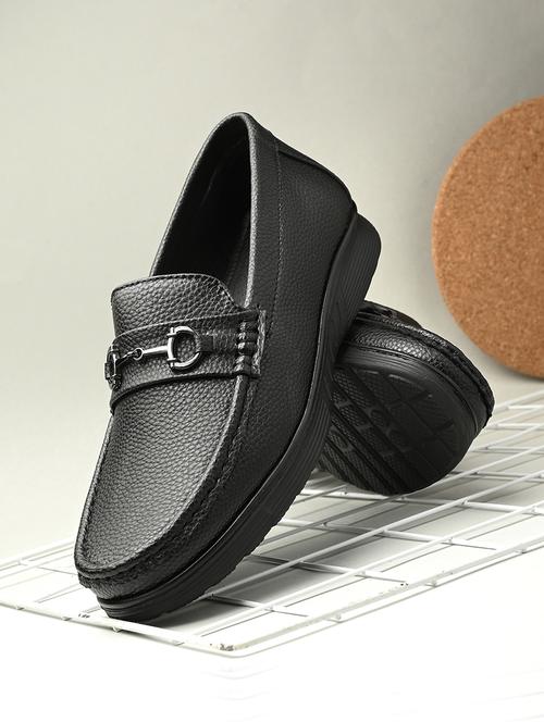 men slip on horsebit loafer - 21853580 -  Standard Image - 0