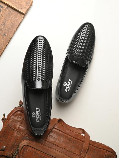 men black slip on mojari - 21853589 -  Standard Image - 0
