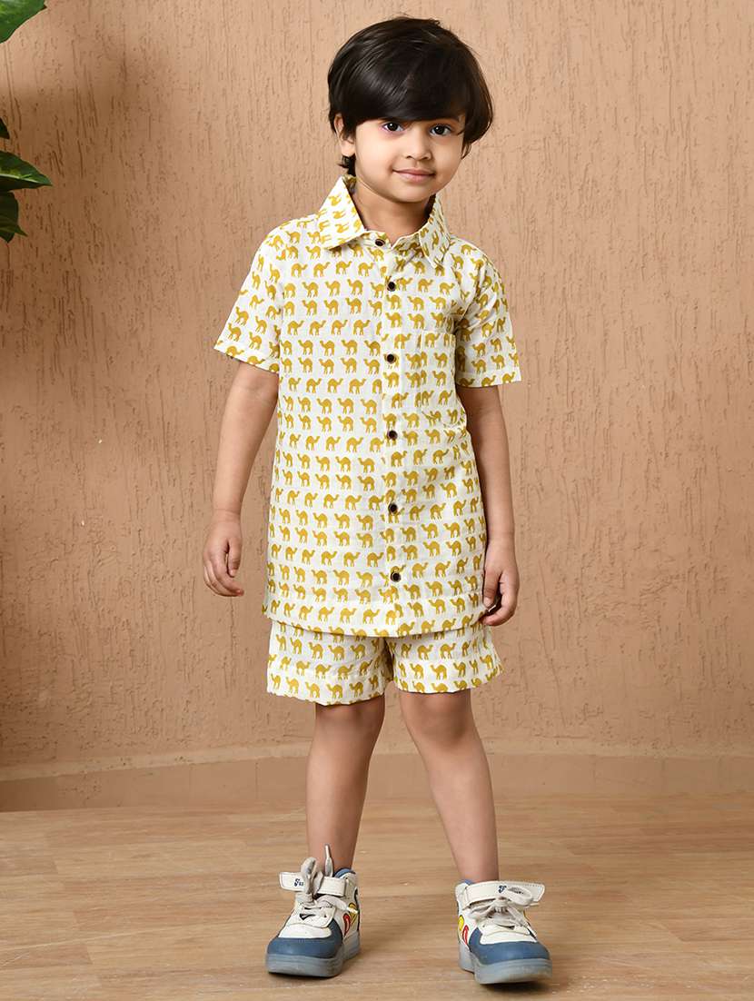 boys printed shirt & shorts co-ords set