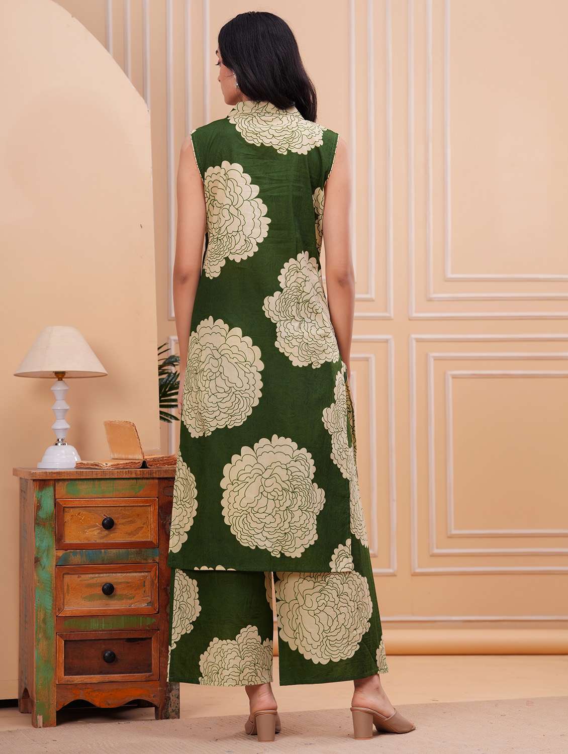 women printed sleeveless kurta palazzo set - 21854067 - Standard Image - 2