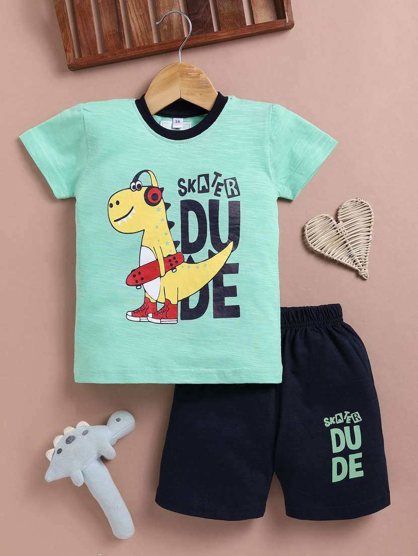 boys printed round neck t-shirt & shorts sets 