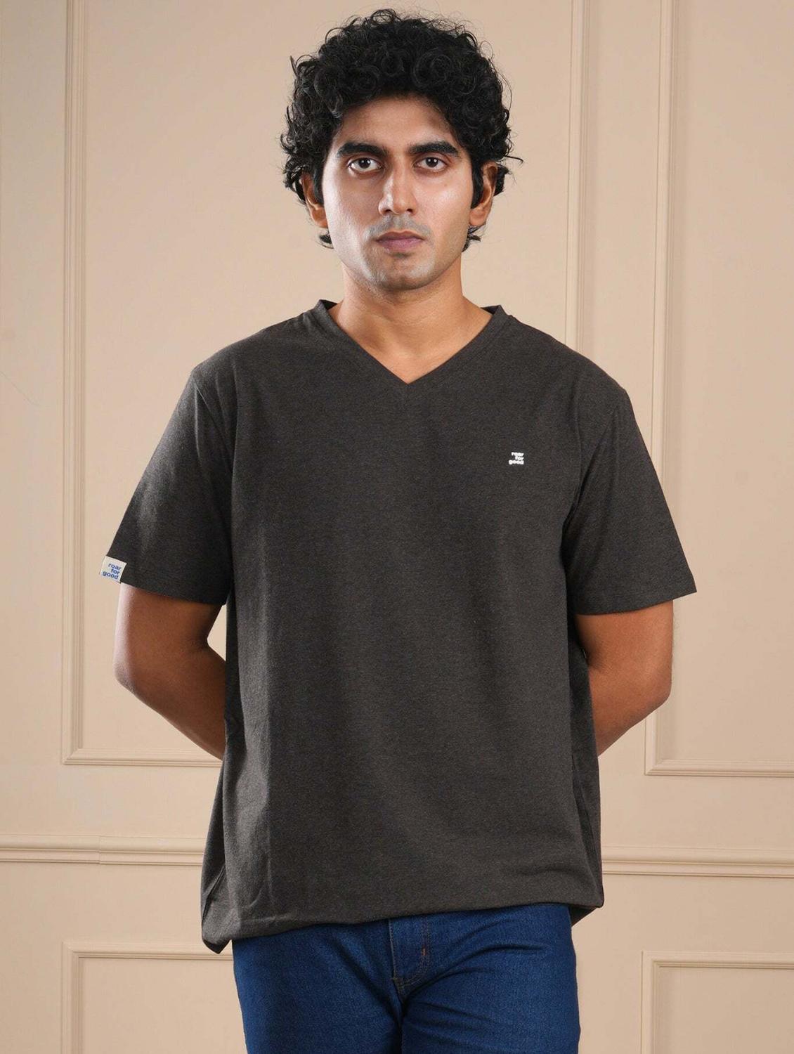 men black solid short sleeve regular fit t-shirt - 21854338 - Zoom Image - 0