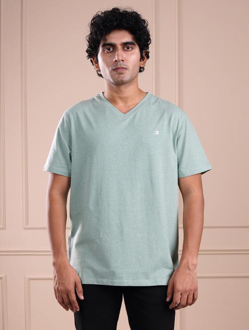 men green solid short sleeve regular fit t-shirt - 21854341 - Standard Image - 0