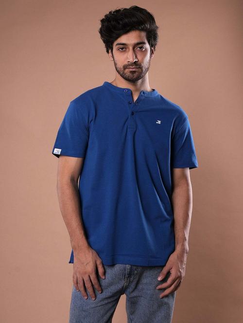 men blue solid short sleeve regular fit t-shirt - 21854353 - Standard Image - 0
