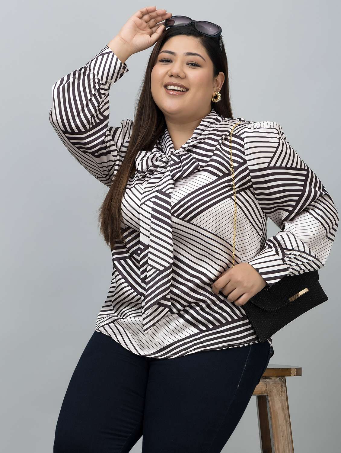 women plus size printed tie-up neck top
