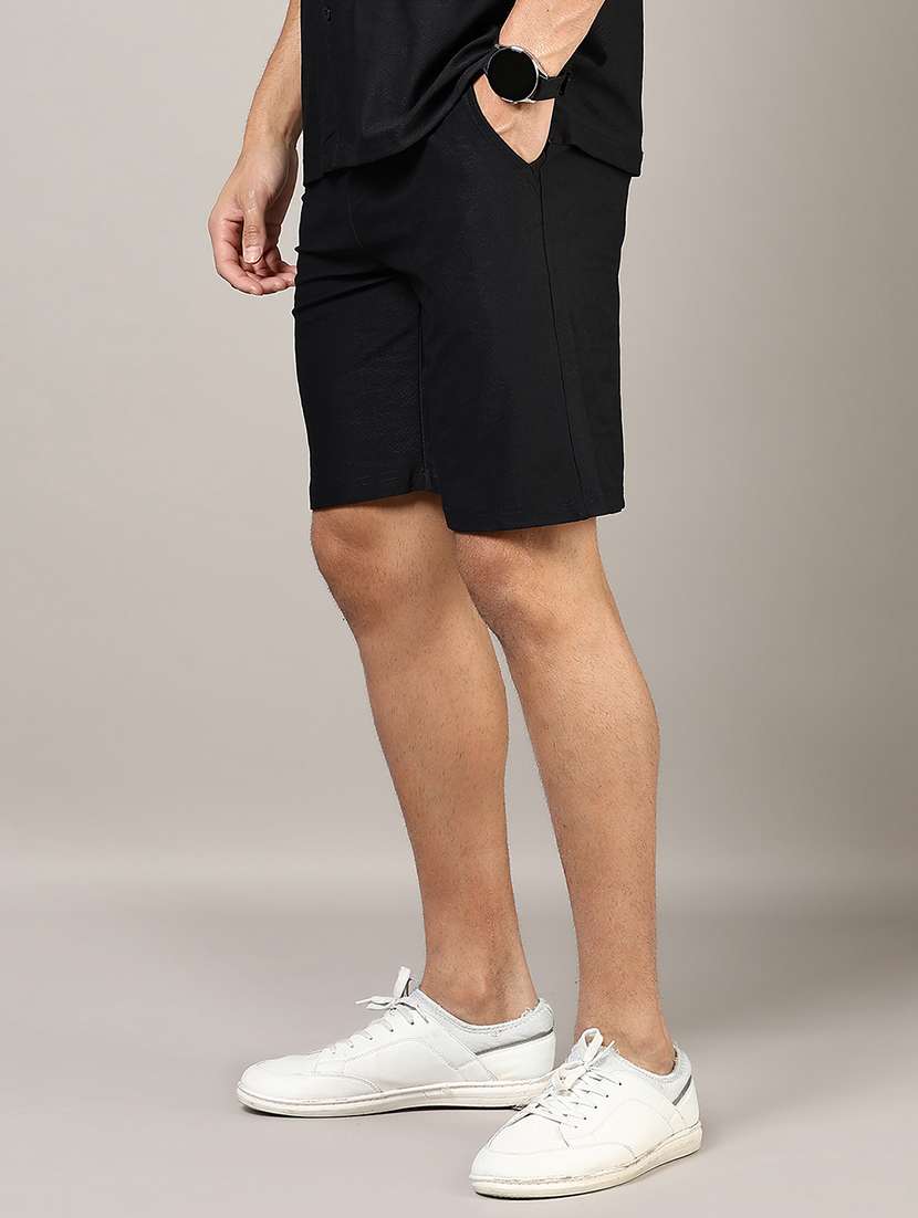 men solid mid rise regular fit shorts - 21864299 -  Standard Image - 2