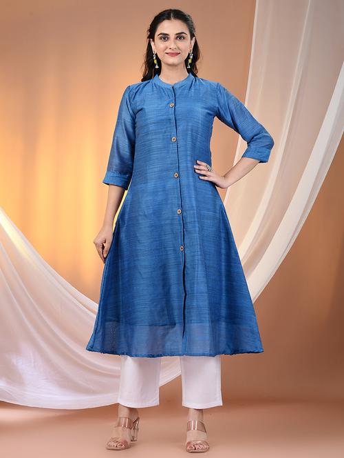 women solid three quarter sleeve a-line kurta - 21869900 - Standard Image - 0