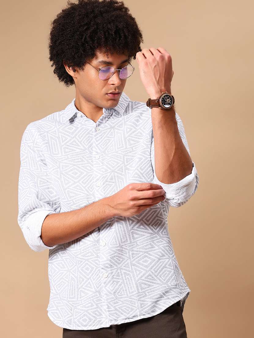 men printed shlongort sleeve collared casual shirt