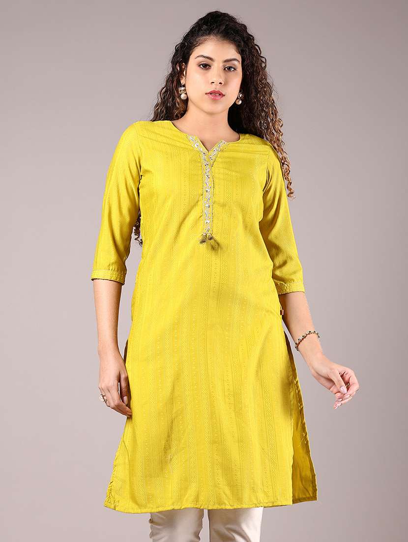women three quarter sleeve straight kurta