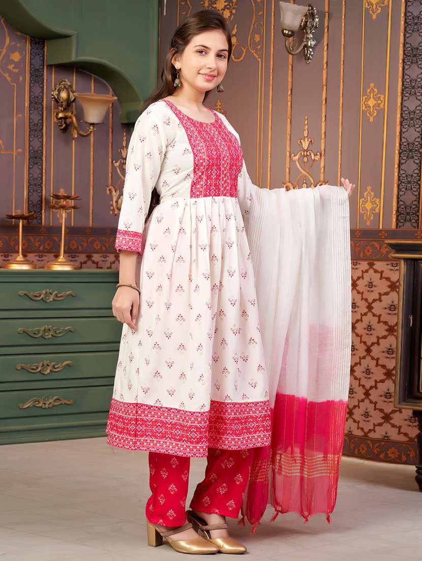 girls three quarter sleeve kurta pant with dupatta set - 21874792 -  Standard Image - 2