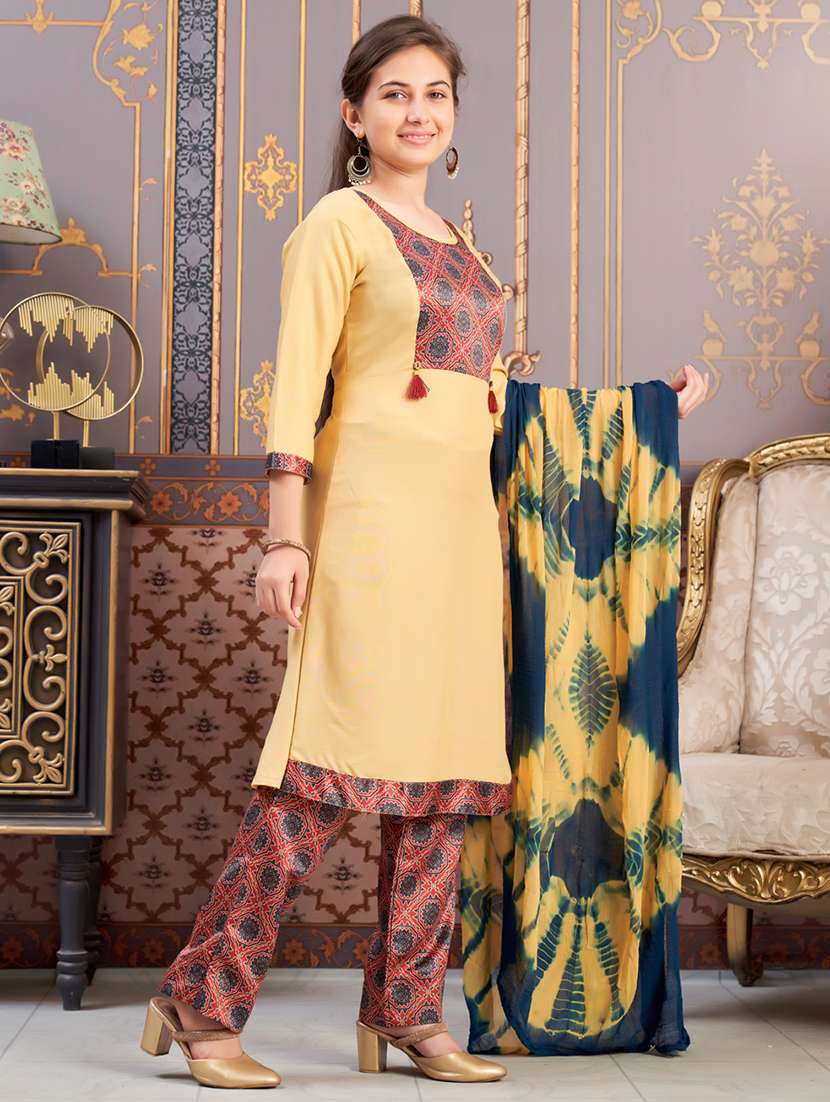 girls three quarter sleeve kurta pant with dupatta set - 21874823 - Standard Image - 2