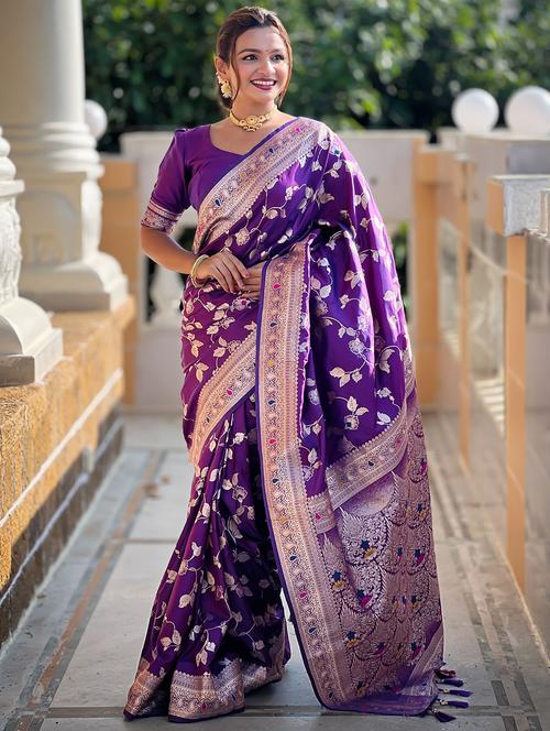 women self design banarasi saree with blouse - 21878983 - Standard Image - 0