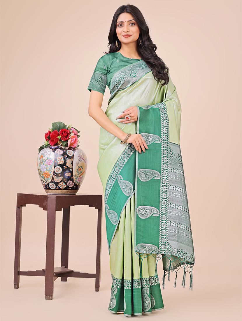 women solid with bordered saree with blouse - 21888331 - Zoom Image - 0