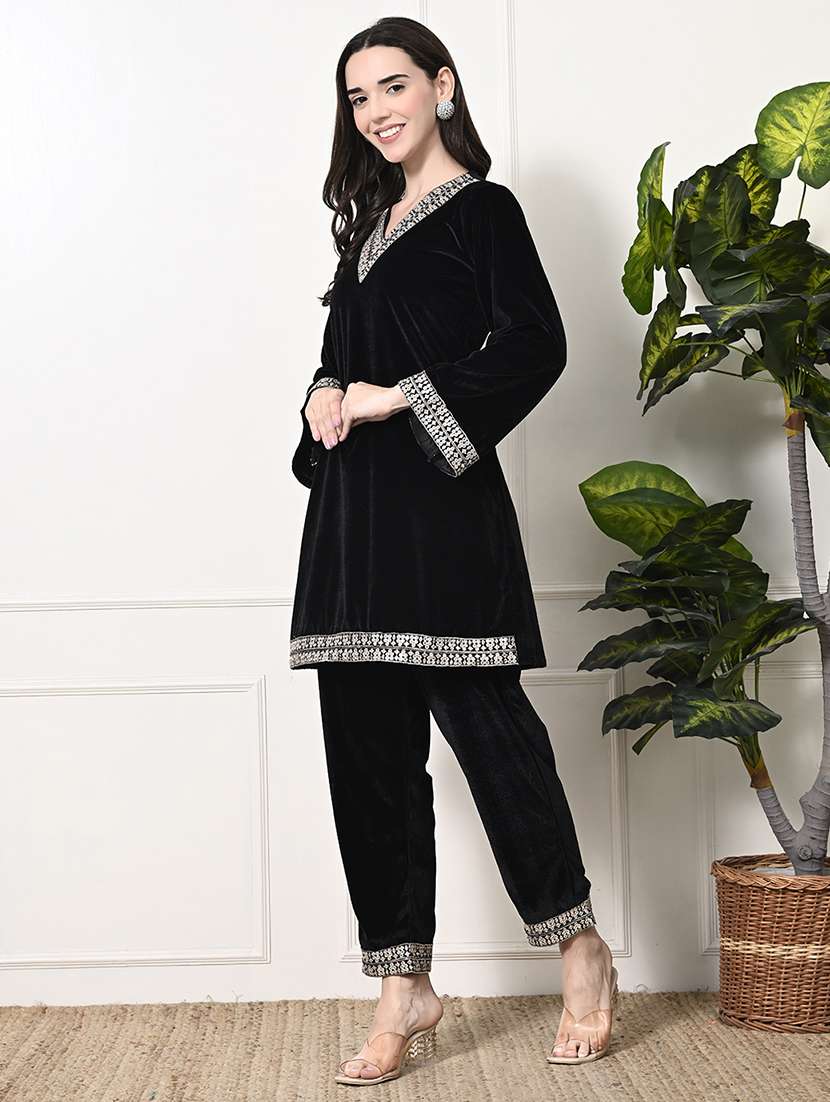 women lace detailed bell sleeves kurta and pant set - 21899122 -  Standard Image - 2