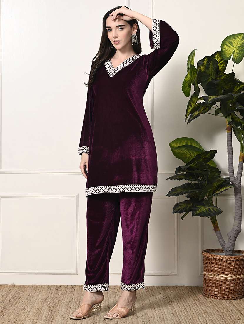women lace detailed bell sleeves kurta and pant set - 21899123 -  Standard Image - 2