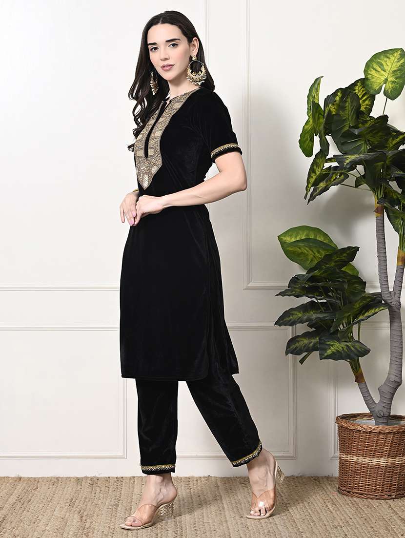 women lace detailed kurta and pant set - 21899124 -  Standard Image - 2