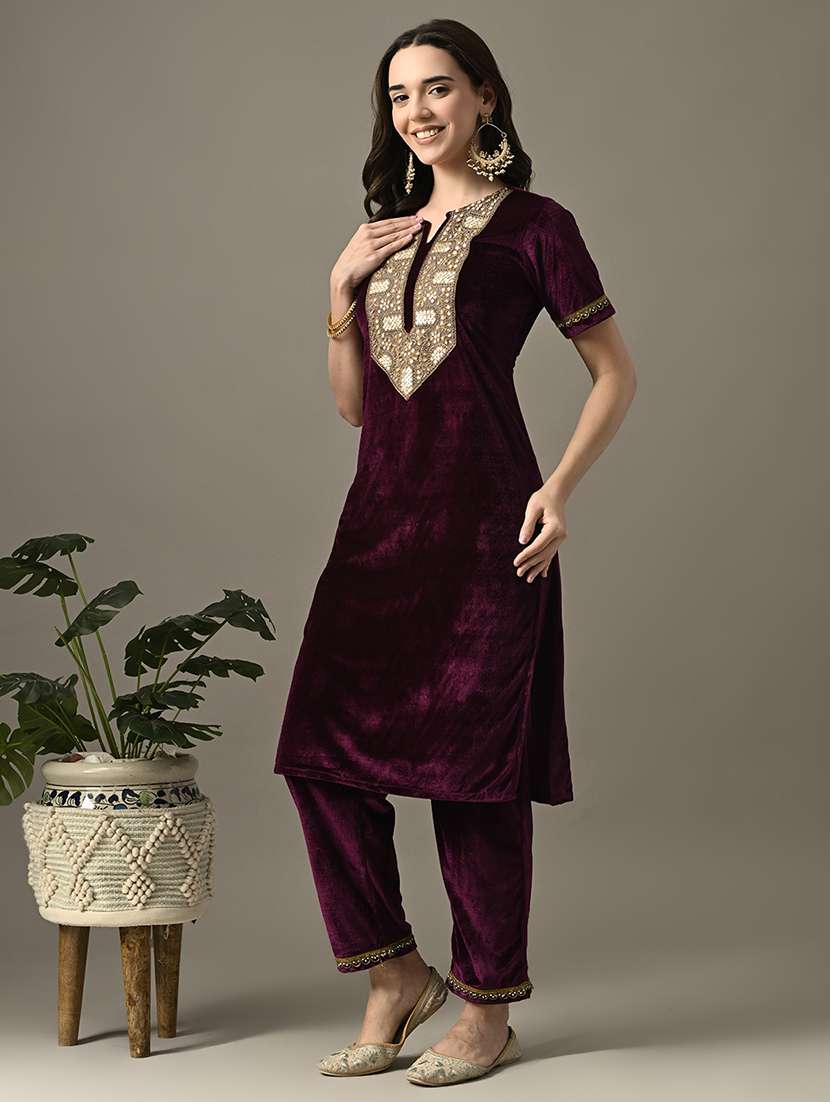 women lace detailed kurta and pant set - 21899125 -  Standard Image - 2