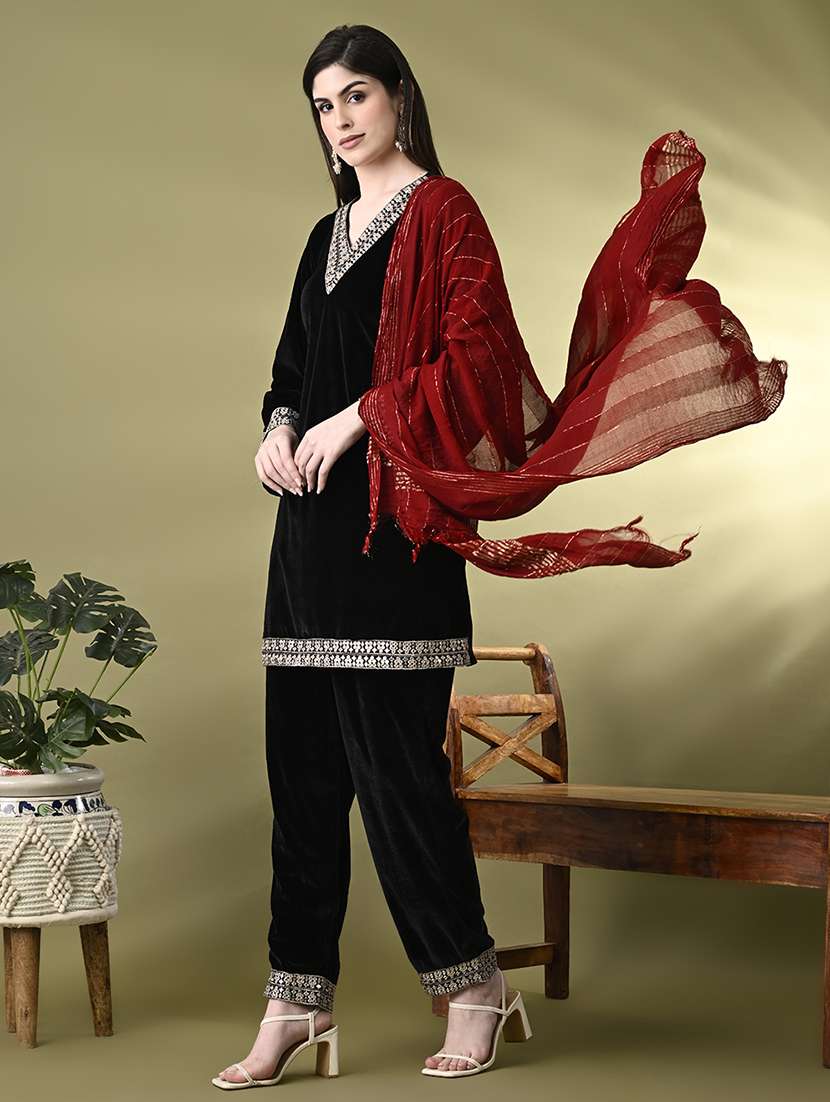 women lace detailed kurta pant with dupatta  - 21899133 -  Standard Image - 2