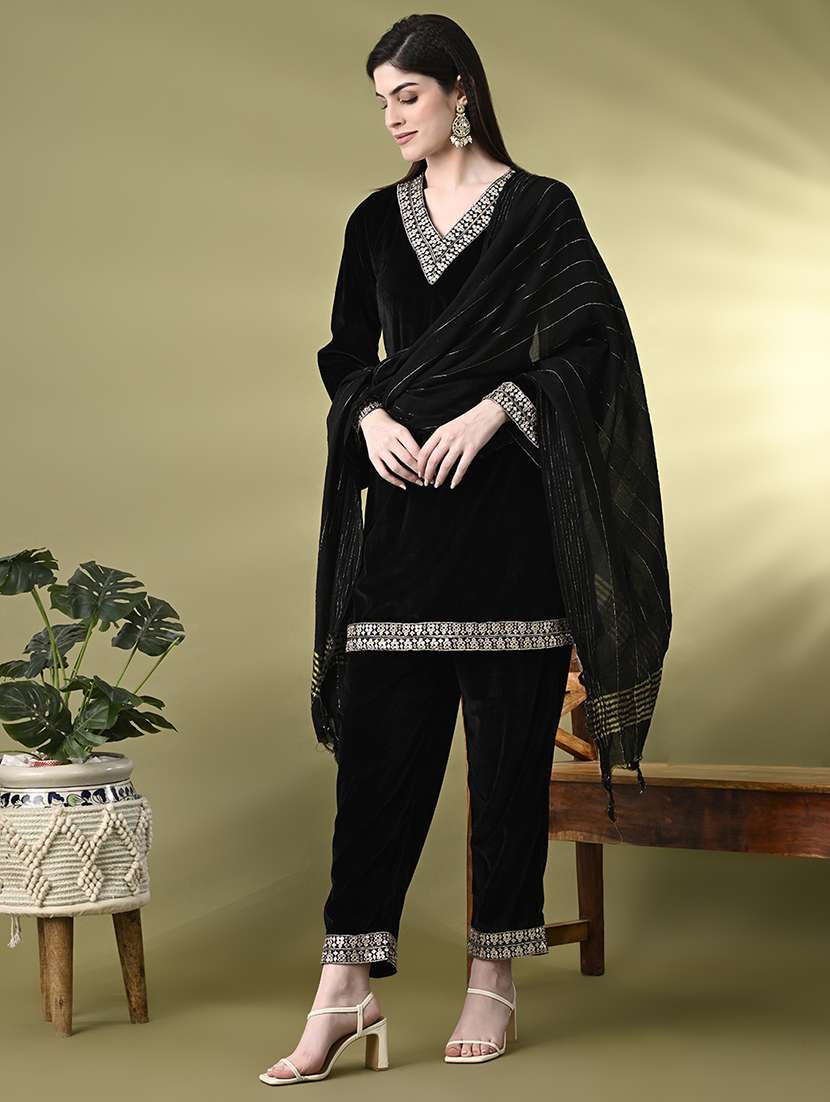 women lace detailed kurta pant with dupatta  - 21899137 -  Standard Image - 2