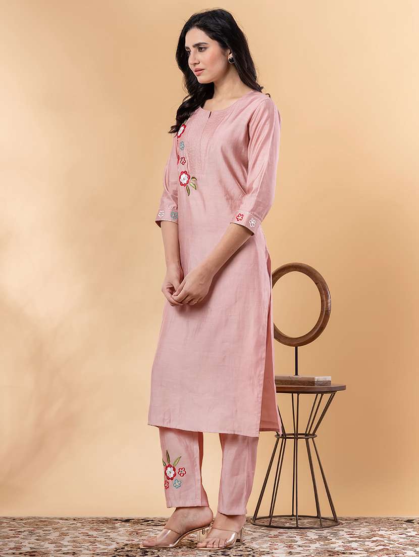 women three quarter sleeve kurta pant set - 21901520 -  Standard Image - 2