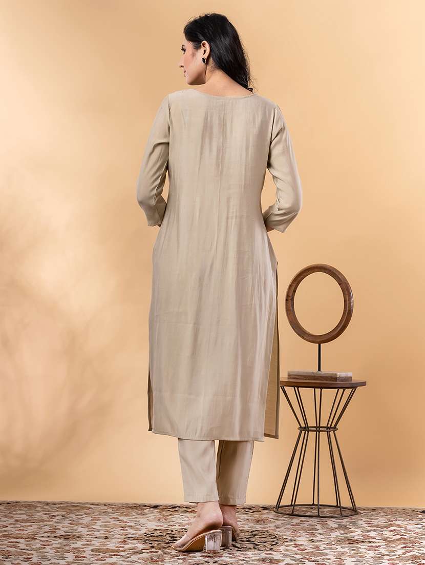 women three quarter sleeve kurta pant set - 21901537 -  Standard Image - 2