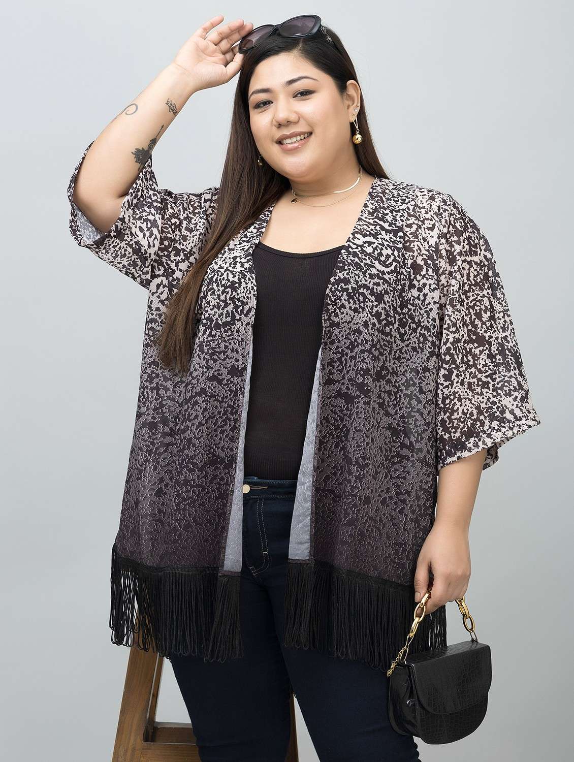 women plus size printed fringed hem shrug