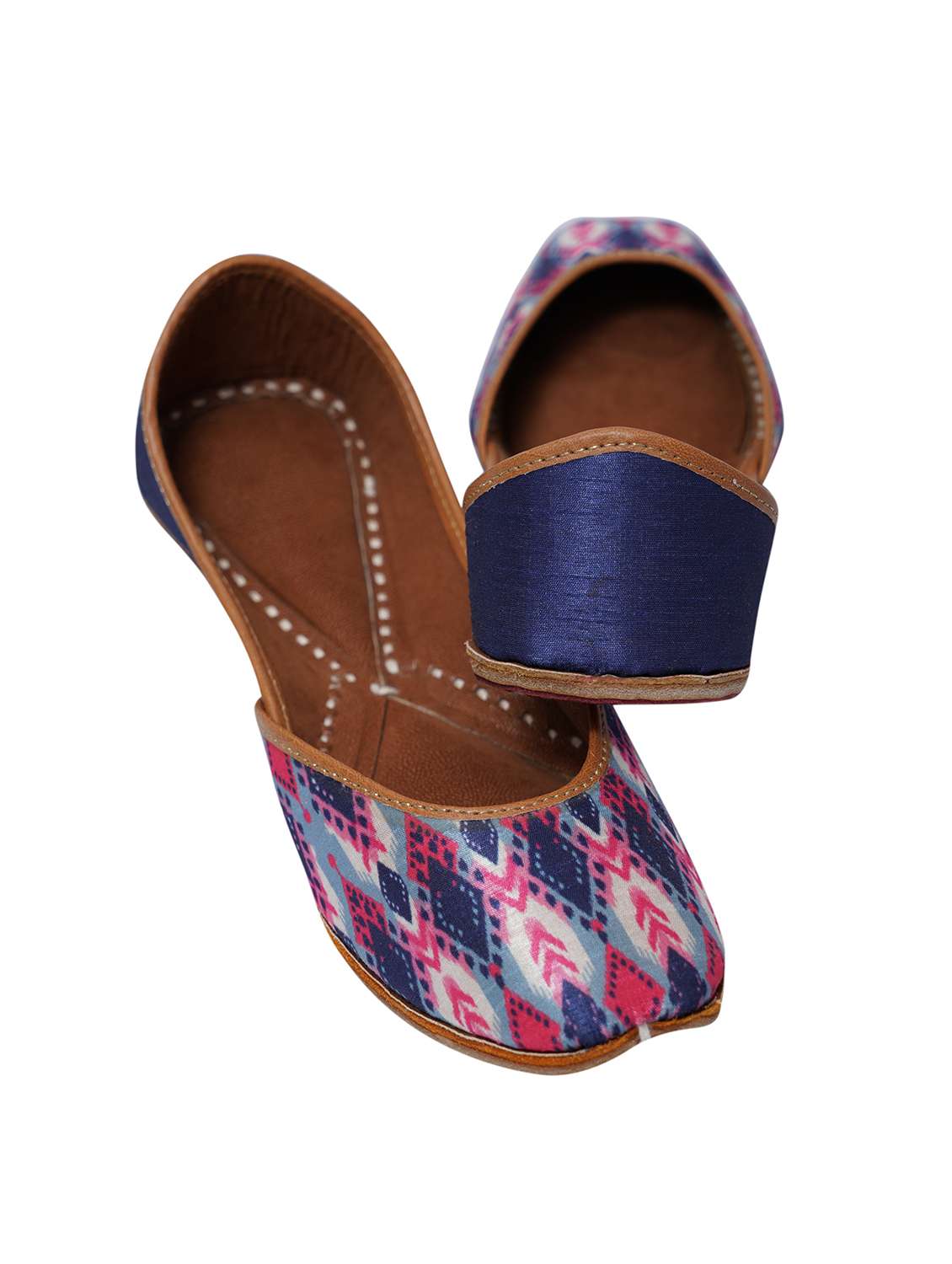 women handmade printed fabric punjabi jutti - 21904374 -  Standard Image - 2