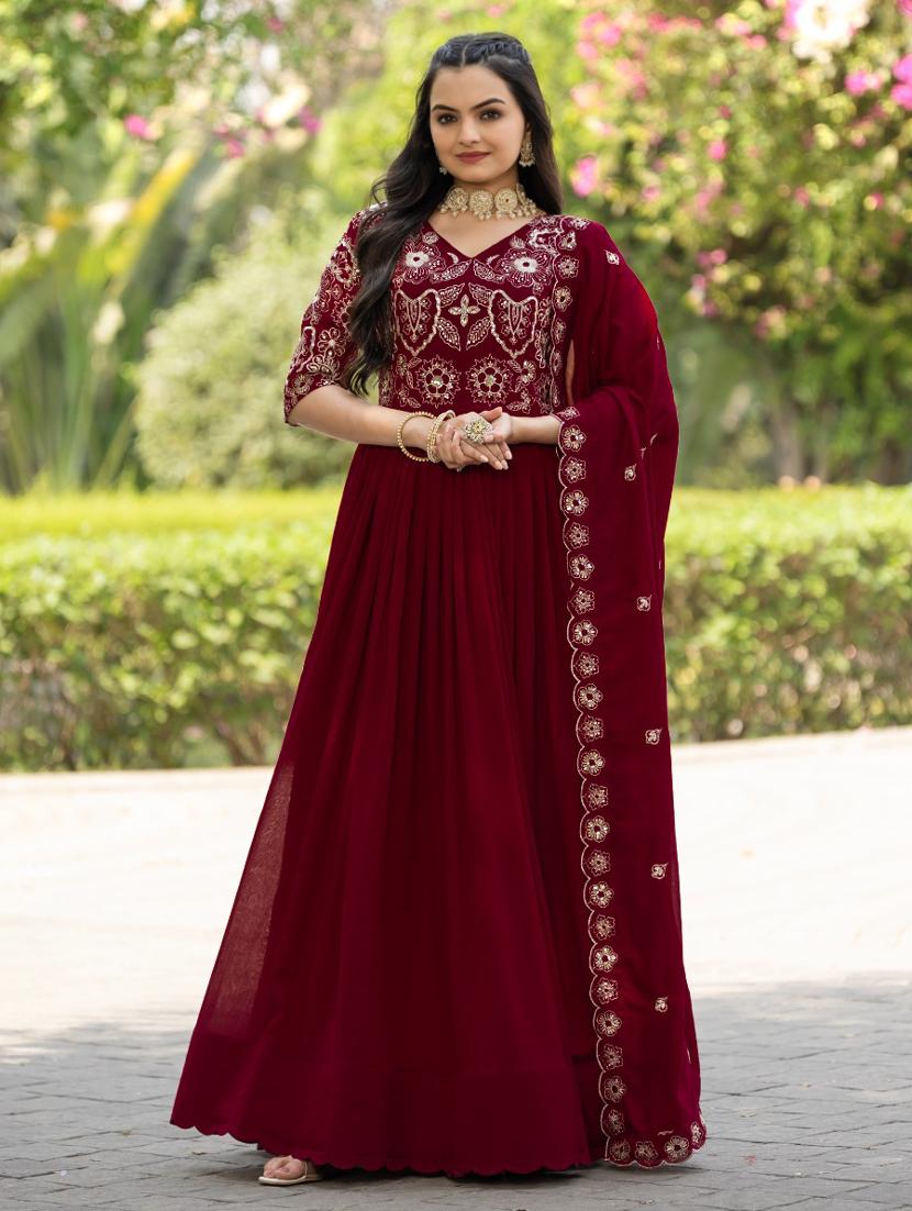 women elbow sleeve embroidered kurta dupatta set - 21904585 - Zoom Image - 0