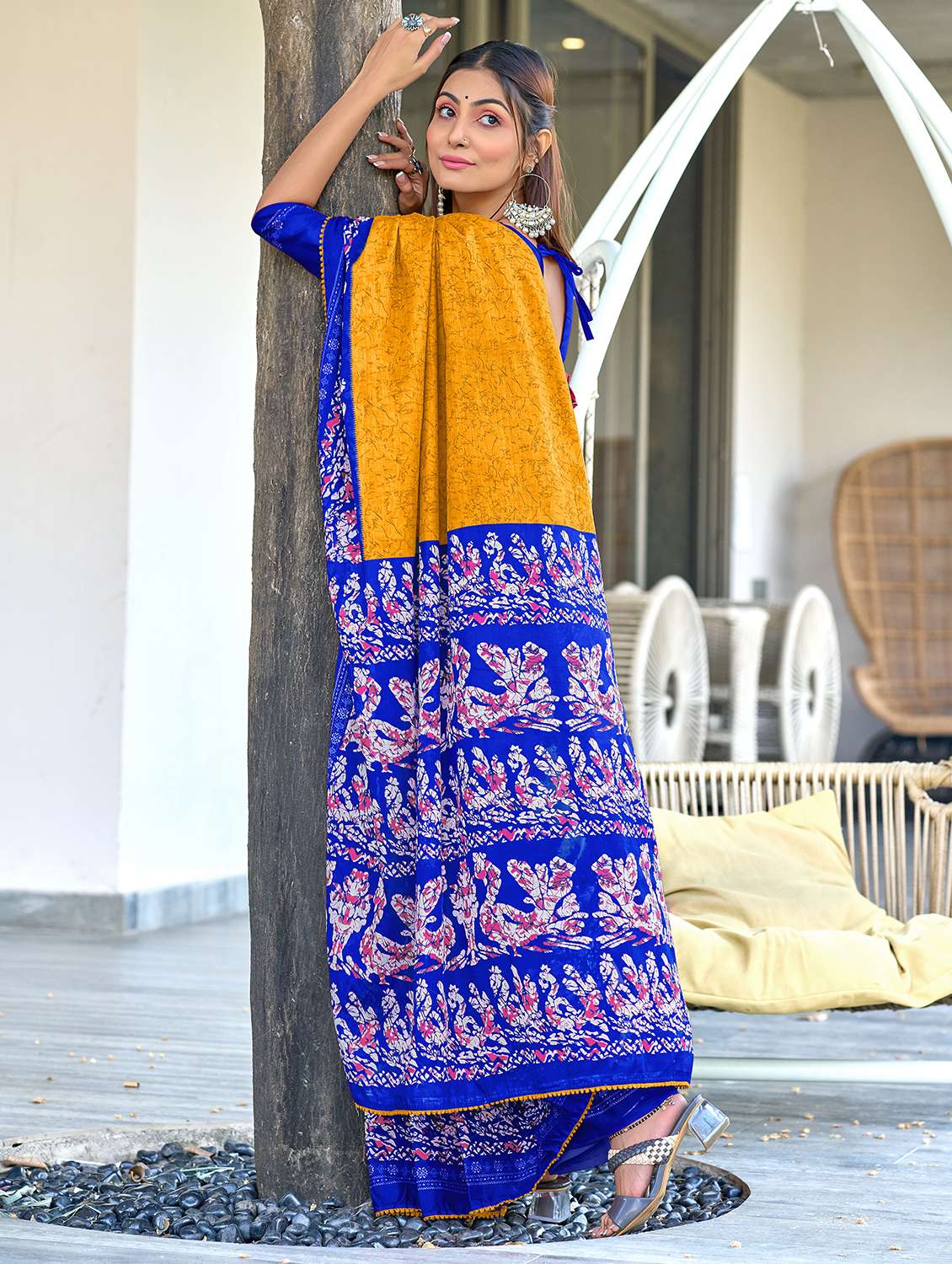 women printed casual wear saree with blouse - 21905315 -  Standard Image - 2