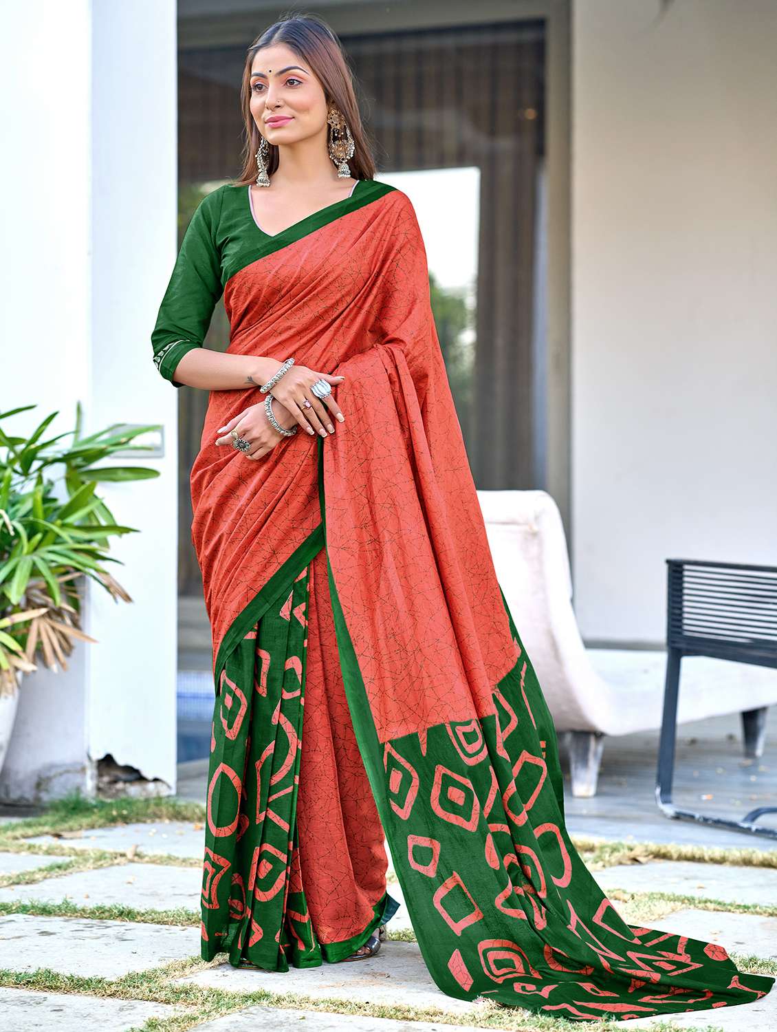 women printed casual wear saree with blouse