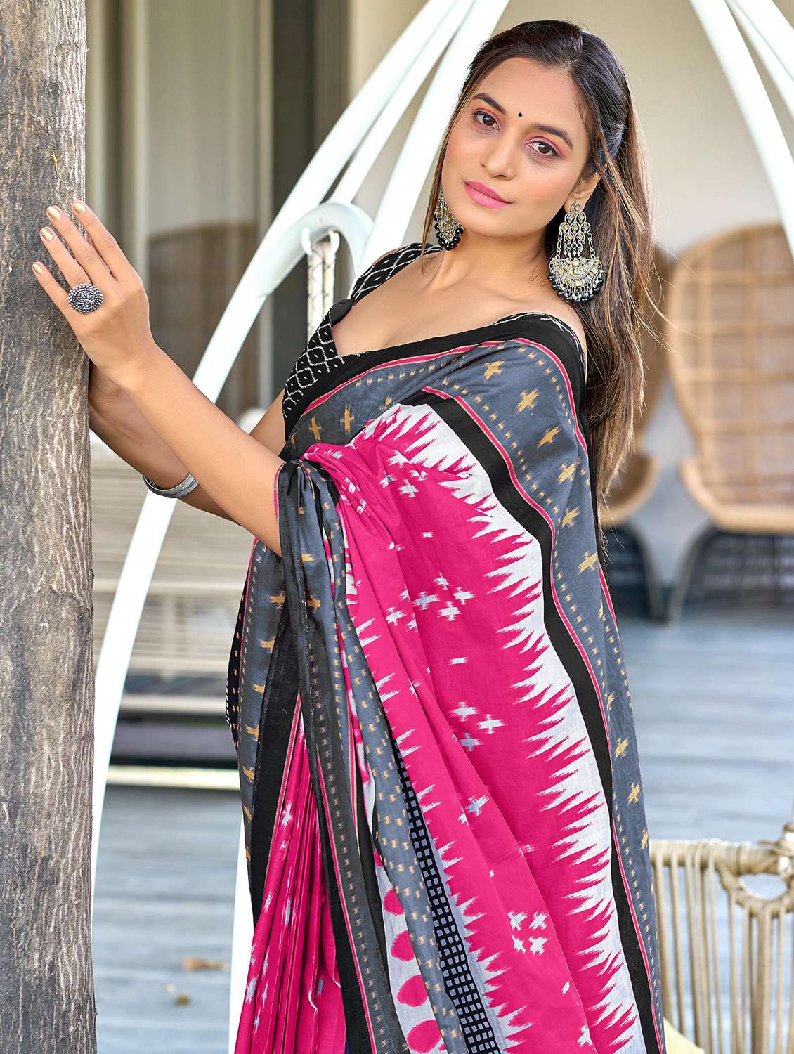 women printed casual wear saree with blouse - 21905342 - Standard Image - 2