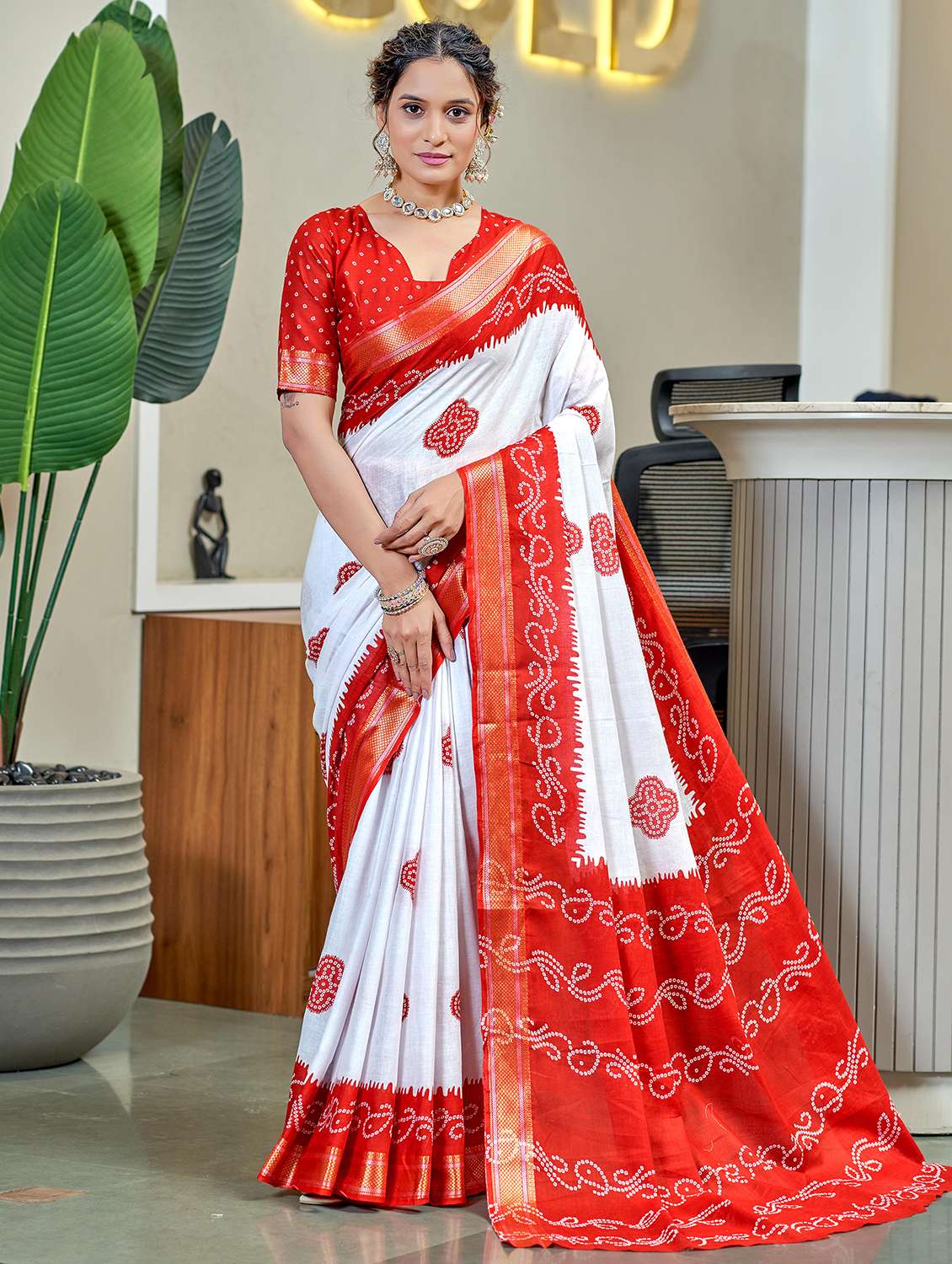 women bandhani printed casual wear saree with blouse - 21905367 -  Zoom Image - 0