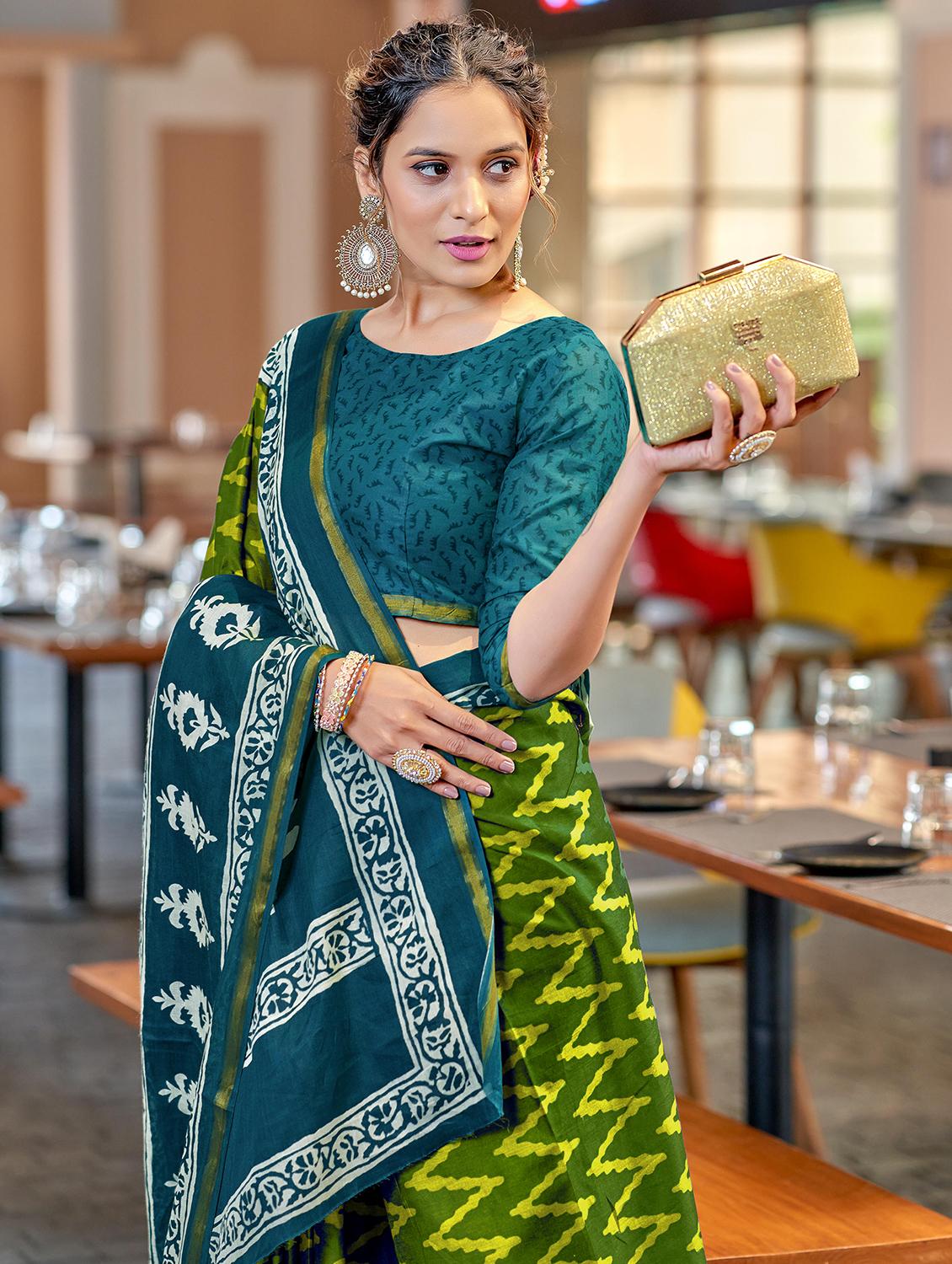 women printed casual wear saree with blouse - 21905390 - Standard Image - 2