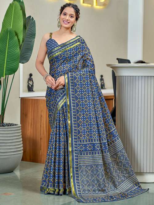 women printed casual wear saree with blouse - 21905406 - Standard Image - 0