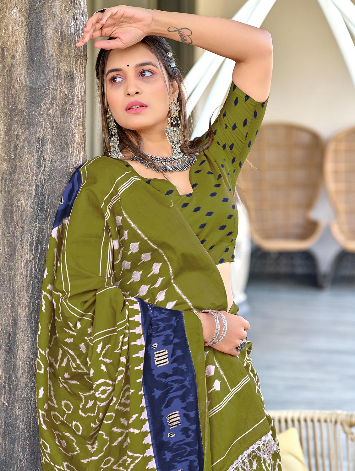 women green ikat printed saree with blouse - 21905422 - Standard Image - 2