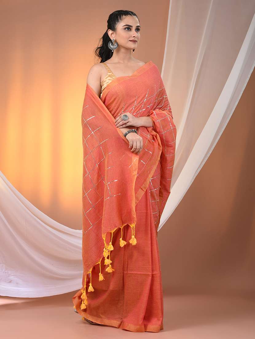 women checkered handloom saree with blouse - 21905576 -  Standard Image - 2