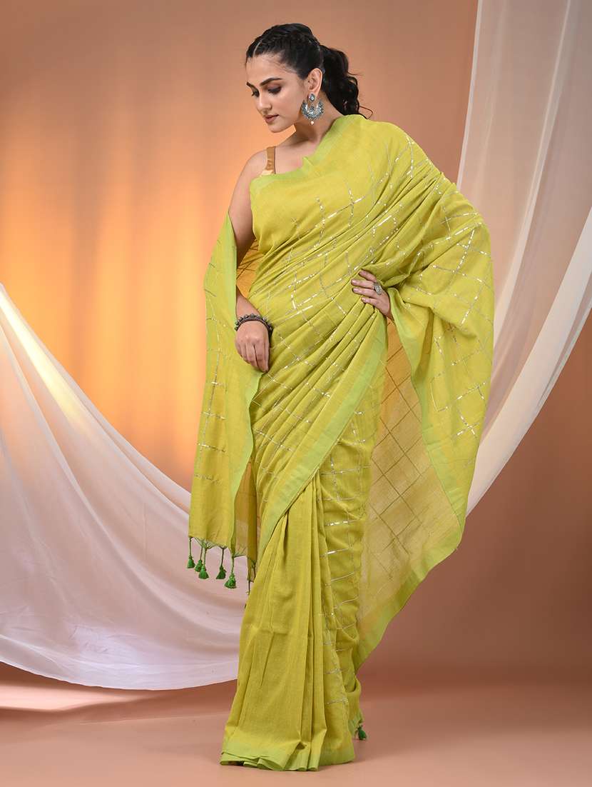 women checkered handloom saree with blouse - 21905580 - Standard Image - 2
