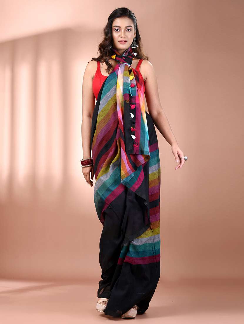 women black handloom saree - 21905610 - Zoom Image - 0