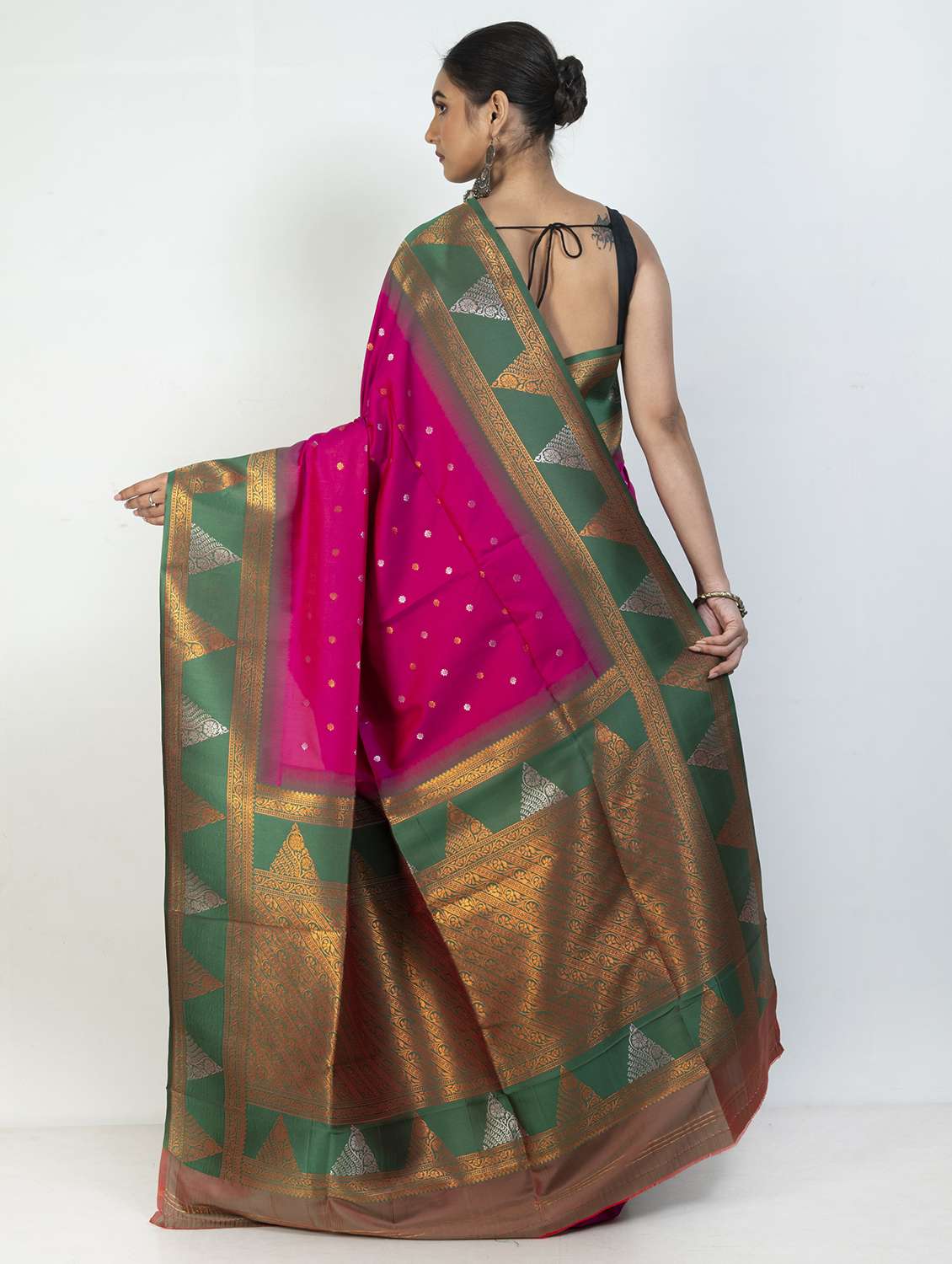 women self design bordered saree with blouse - 21905695 - Standard Image - 2